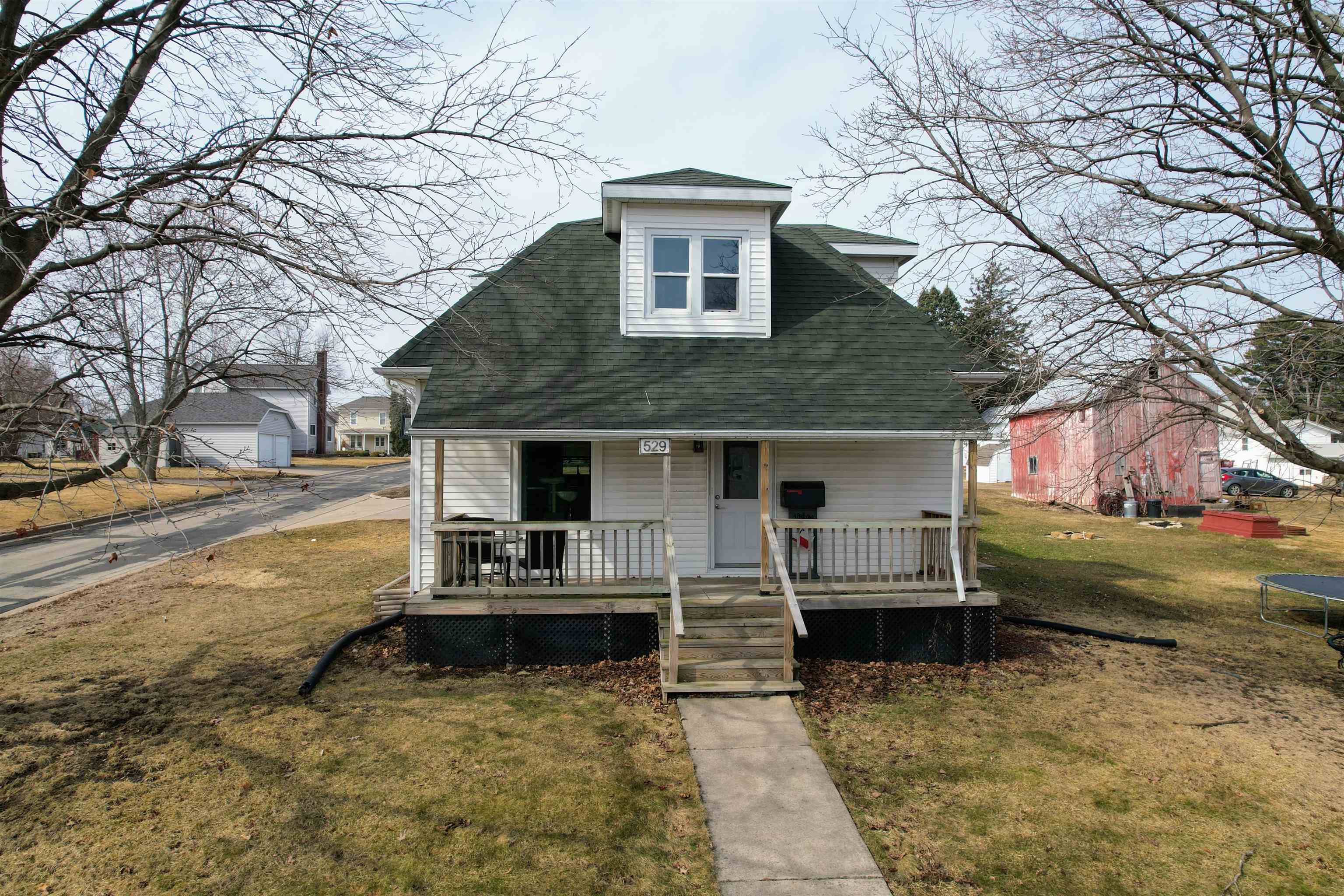 529 South Harrison Street Lancaster, WI 53813 - Photo 4 of 27