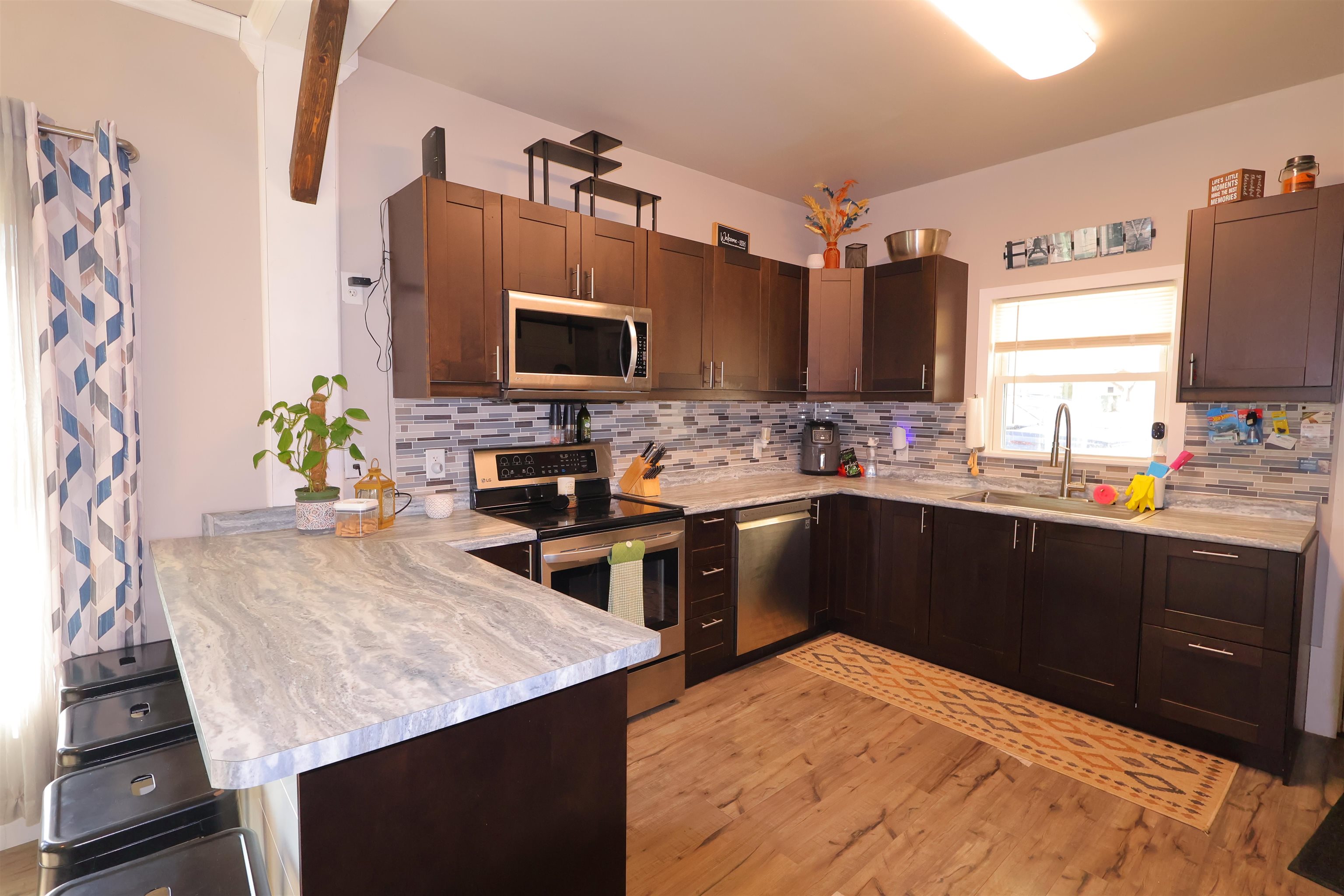 529 South Harrison Street Lancaster, WI 53813 - Photo 6 of 27