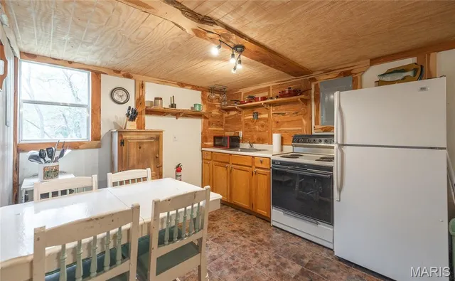 $89,900 | 39 Vaughan Avenue, Cook Sta, MO 65449