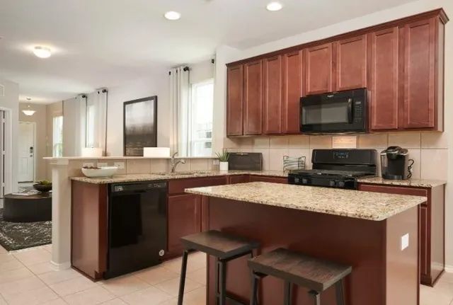 $2,100 | 10315 American Paint Way Manor, Manor, TX 78653