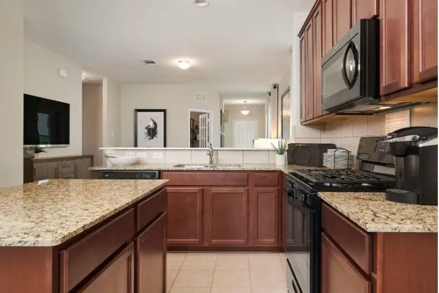 $2,100 | 10315 American Paint Way Manor, Manor, TX 78653