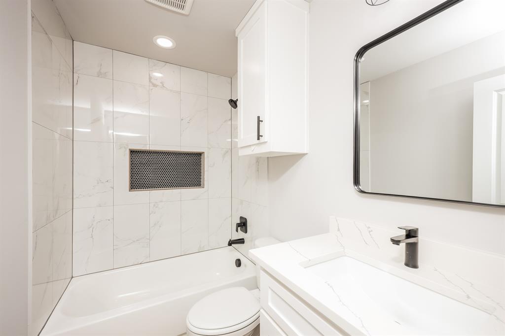 2015 Stuart Street, Unit B Greenville, TX 75401 - Photo 5 of 13