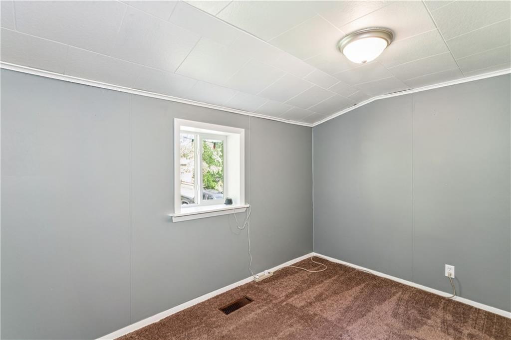 121 Valley Road Sewickley, PA 15143 - Photo 15 of 31 Third Bedroom or Office