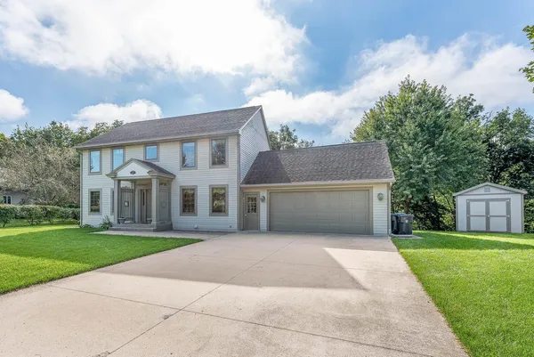 $492,000 | 208 Chancery Lane, Mankato, MN 56001