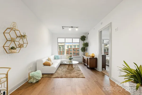 $2,838 | 125 West Tremont Avenue, Unit A1D, Charlotte, NC 28203