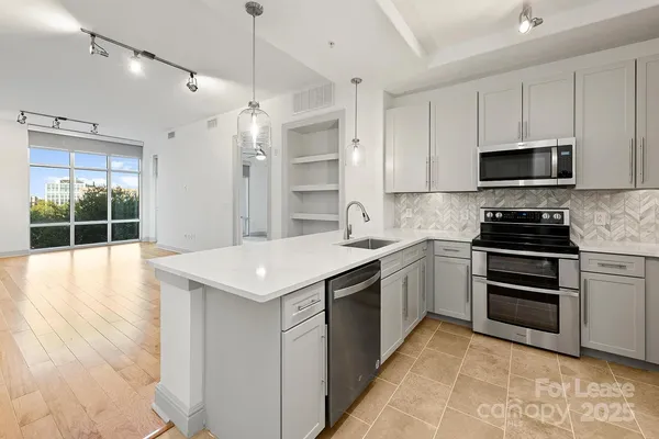 $2,838 | 125 West Tremont Avenue, Unit A1D, Charlotte, NC 28203