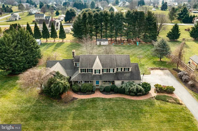 $650,000 | 683 Cloverfield Drive, Narvon, PA 17555