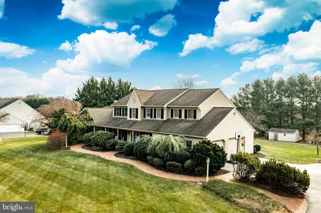 $650,000 | 683 Cloverfield Drive, Narvon, PA 17555