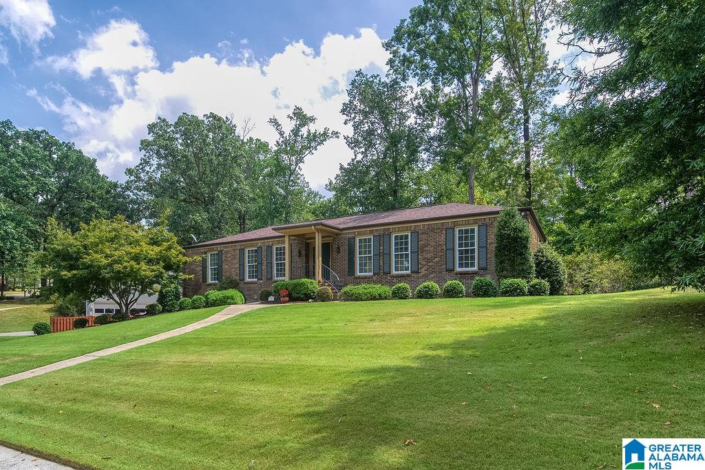 1735 Cornwall Road Birmingham, AL 35226 - Photo 2 of 34