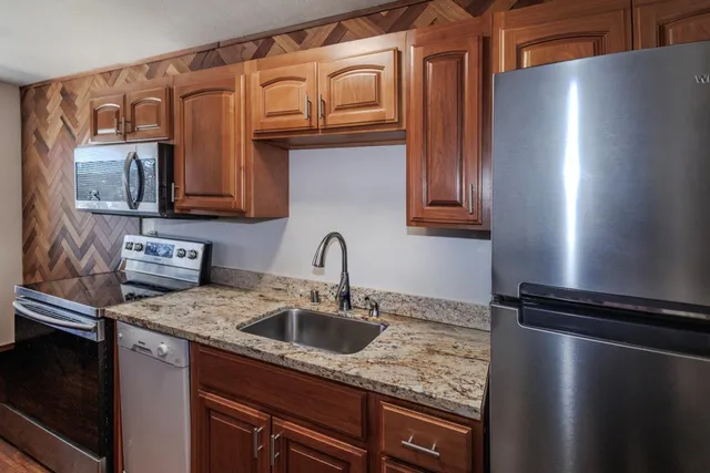 $2,500,000 | 693 San Bruno Avenue, Brisbane, CA 94005