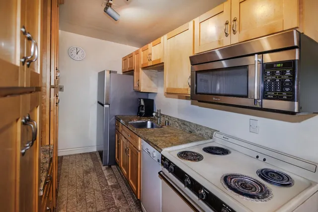 $2,500,000 | 693 San Bruno Avenue, Brisbane, CA 94005