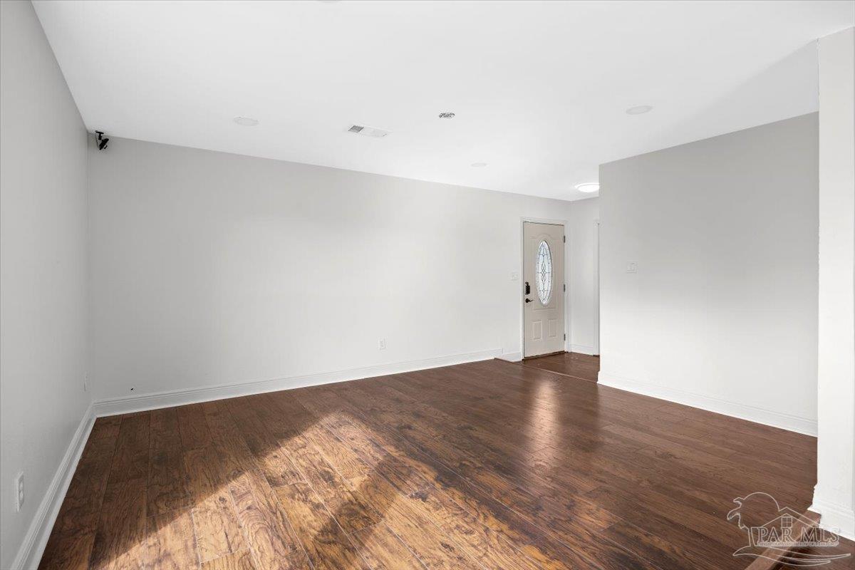 2521 Tomlinson Road Pensacola, FL 32526 - Photo 5 of 30 a view of an empty room