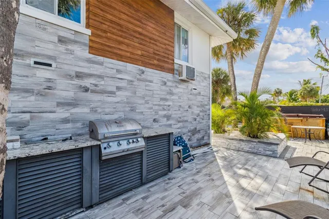 $975,000 | 760 Bohenia Circle, Clearwater Beach, FL 33767