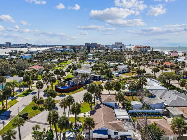 $975,000 | 760 Bohenia Circle, Clearwater Beach, FL 33767