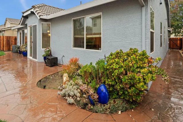 $589,900 | 3362 Mas Amilos Way, Sacramento, CA 95835