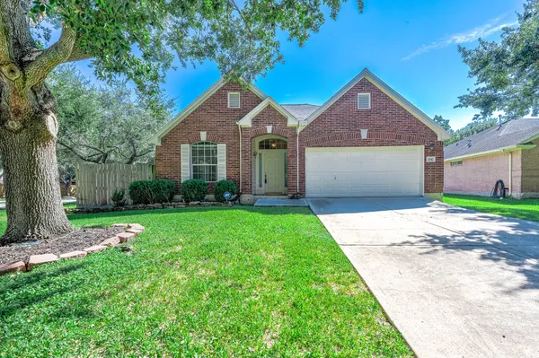 $2,200 | 3347 Pebble Beach Lane, Pearland, TX 77584