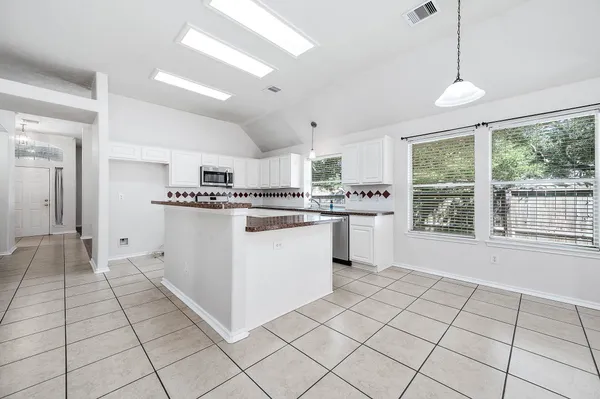 $2,200 | 3347 Pebble Beach Lane, Pearland, TX 77584