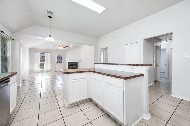 $2,300 | 3347 Pebble Beach Lane, Pearland, TX 77584