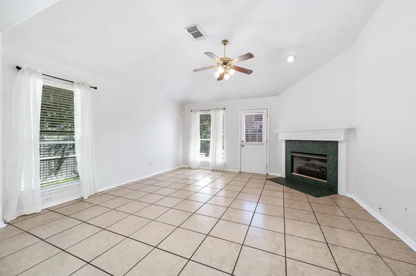 $2,200 | 3347 Pebble Beach Lane, Pearland, TX 77584
