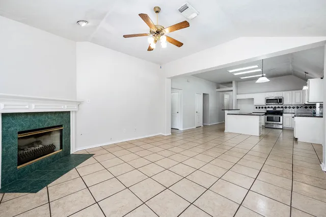 $2,300 | 3347 Pebble Beach Lane, Pearland, TX 77584