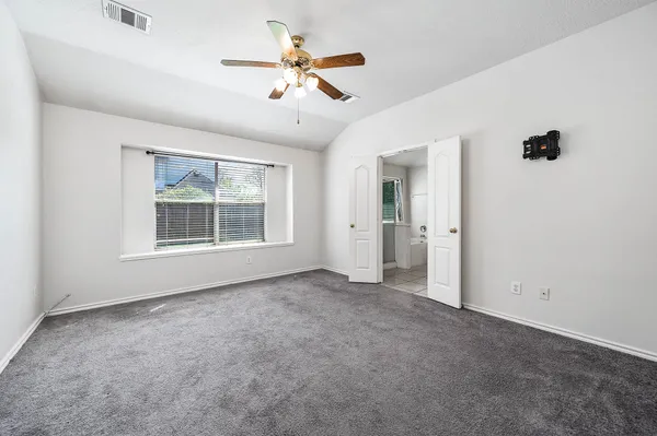 $2,200 | 3347 Pebble Beach Lane, Pearland, TX 77584