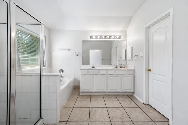 $2,200 | 3347 Pebble Beach Lane, Pearland, TX 77584