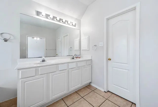 $2,300 | 3347 Pebble Beach Lane, Pearland, TX 77584