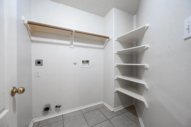 $2,300 | 3347 Pebble Beach Lane, Pearland, TX 77584