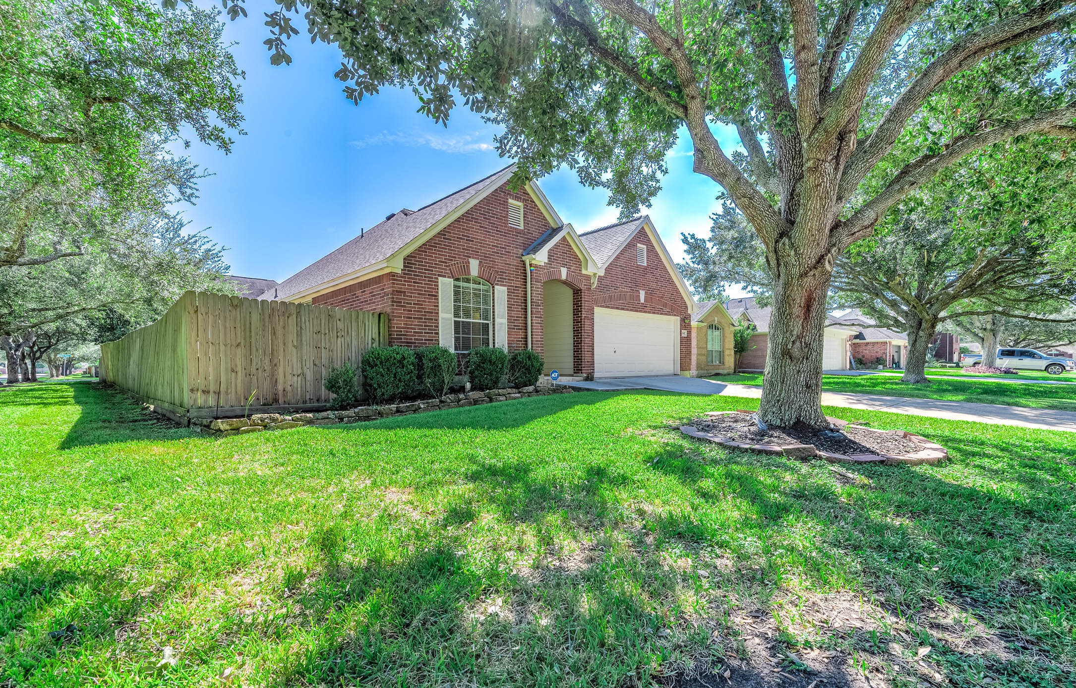 3347 Pebble Beach Lane Pearland, TX 77584 - Photo 3 of 31