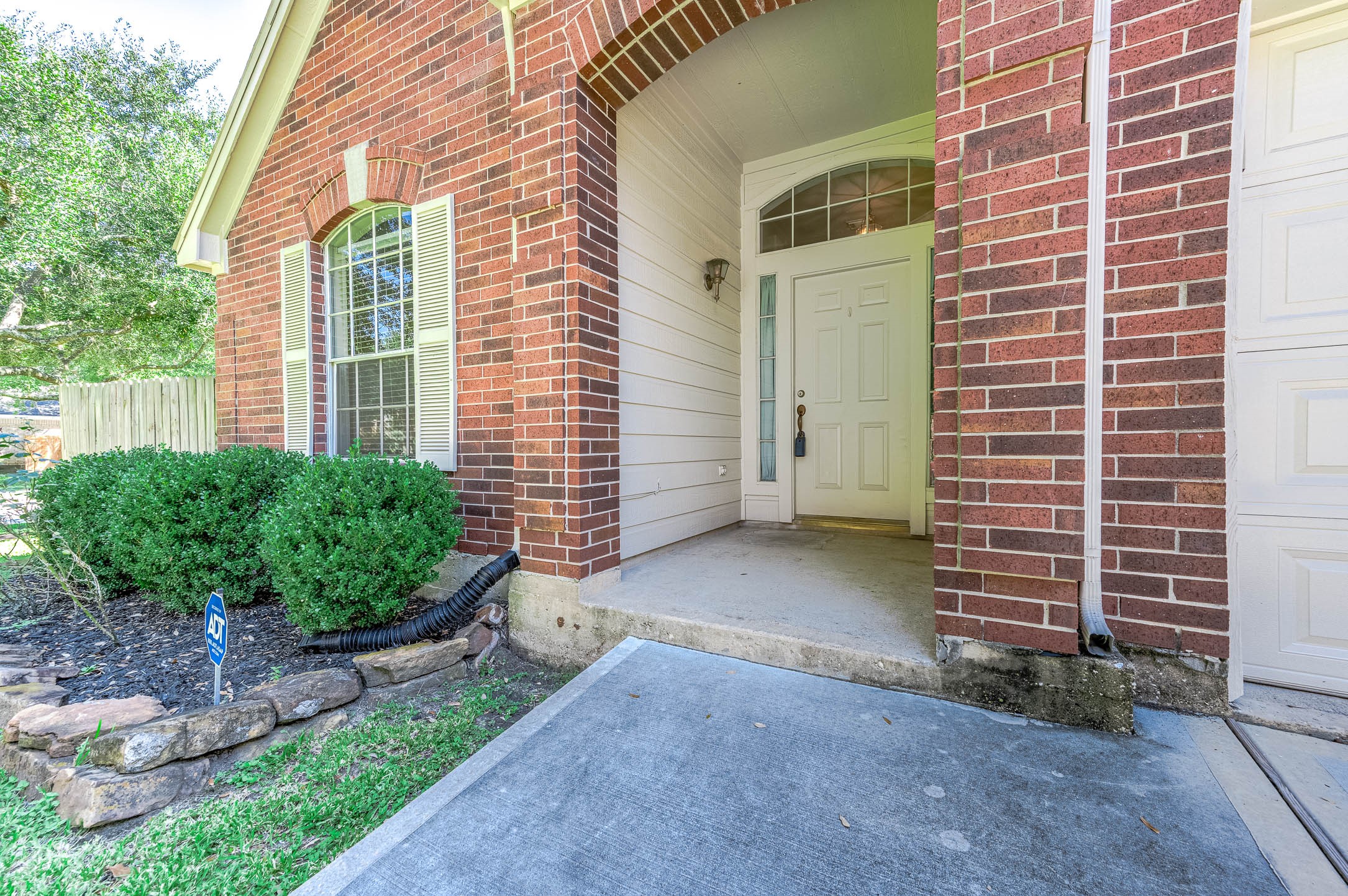 3347 Pebble Beach Lane Pearland, TX 77584 - Photo 4 of 31