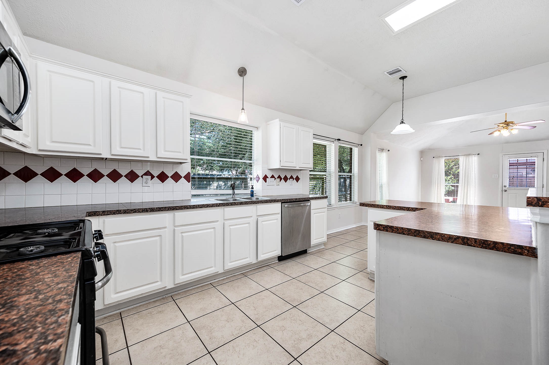 3347 Pebble Beach Lane Pearland, TX 77584 - Photo 10 of 31