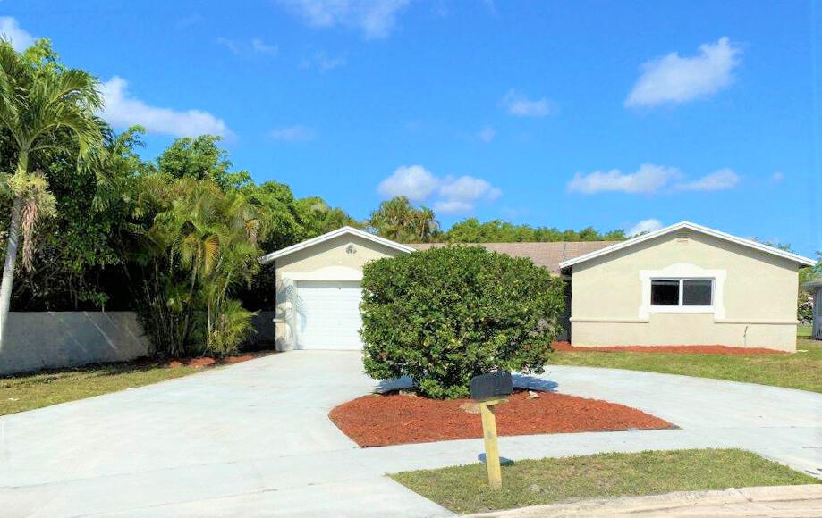 22751 Southwest 55th Avenue Boca Raton, FL 33433 - Photo 4 of 31 Front