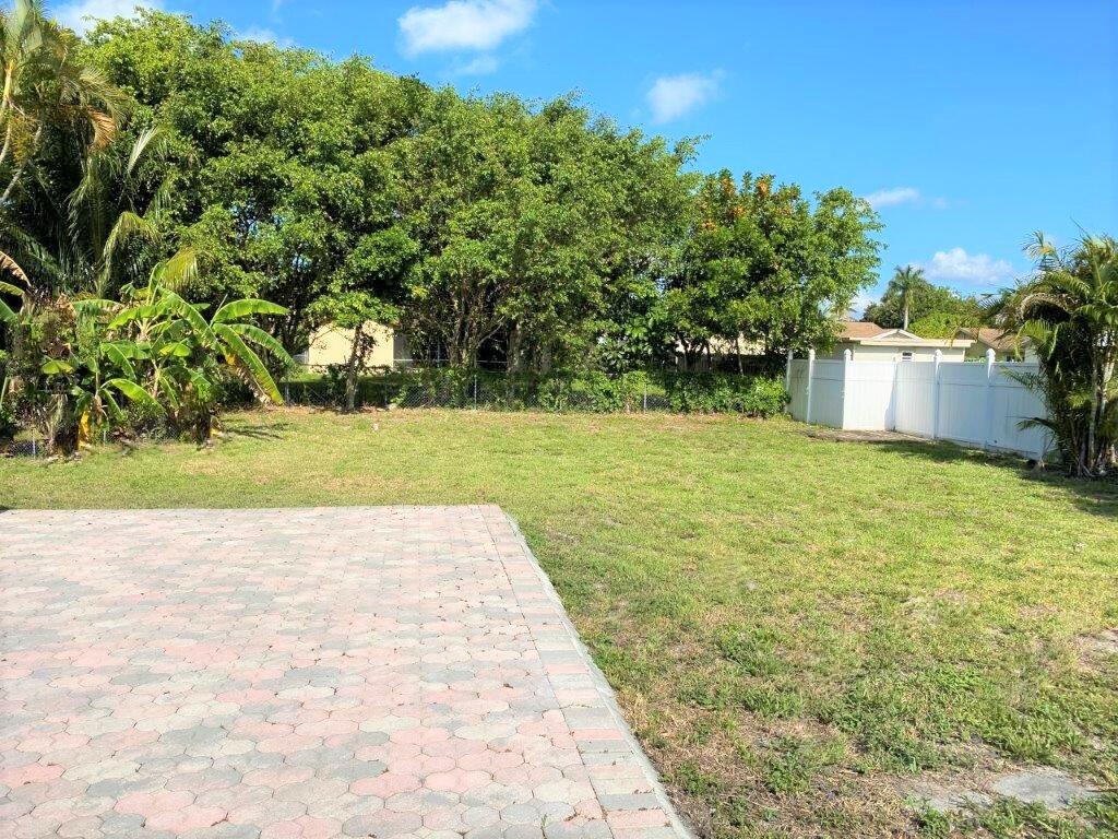 22751 Southwest 55th Avenue Boca Raton, FL 33433 - Photo 8 of 31 Rear