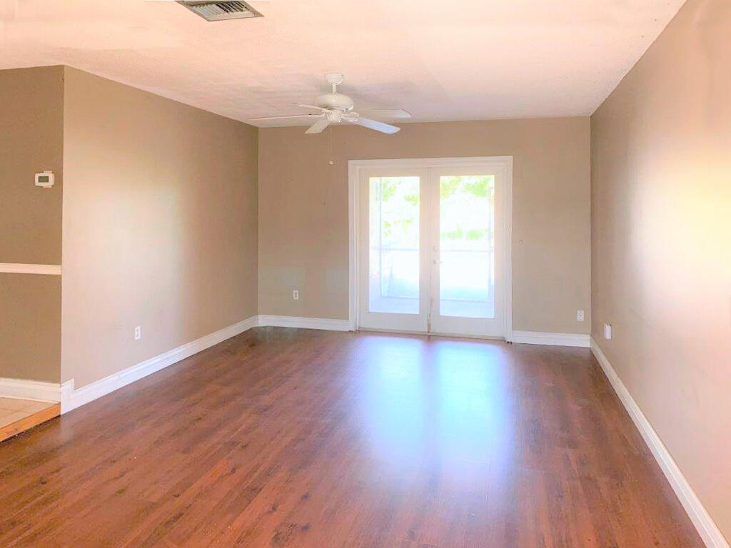 22751 Southwest 55th Avenue Boca Raton, FL 33433 - Photo 10 of 31 Living Room