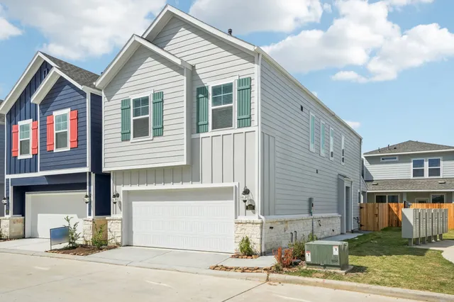 $275,940 | 535 Avisa Drive, Kemah, TX 77565