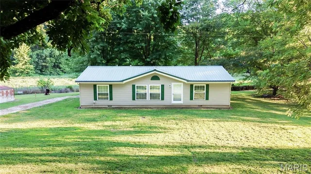 $150,000 | 26389 Reddish Road, Fieldon, IL 62031