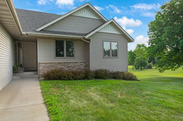$500,000 | 17237 River View Lane Southeast, Big Lake, MN 55309