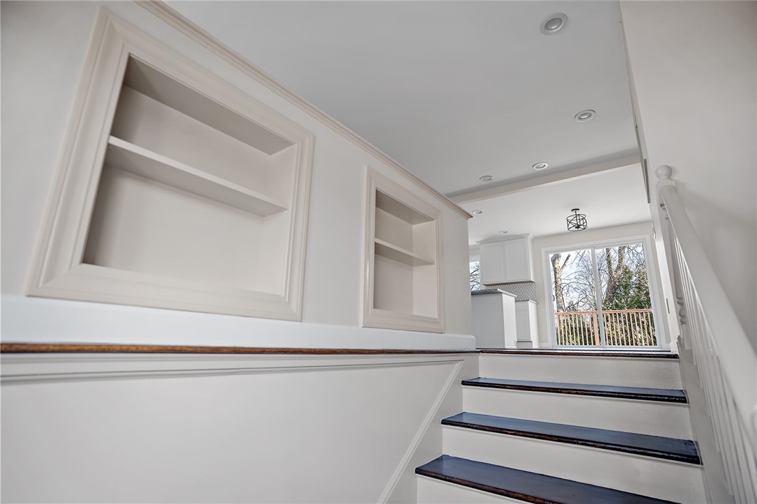 10 Ormond Drive East Providence, RI 02915 - Photo 5 of 21