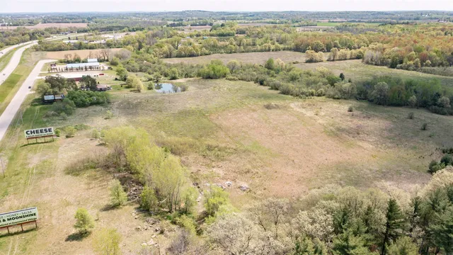 $899,999 | E4347 East Gate Drive, Waupaca, WI 54981