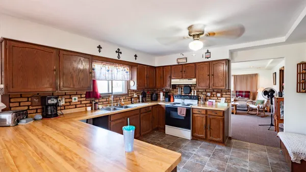 $750,000 | E4347 East Gate Drive, Waupaca, WI 54981