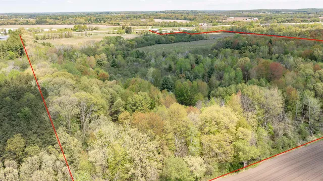 $899,999 | E4347 East Gate Drive, Waupaca, WI 54981