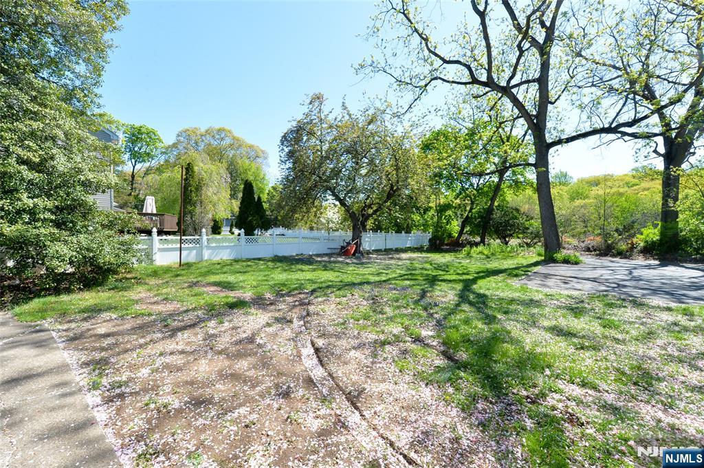 385 Goffle Road, Unit 1 Ridgewood, NJ 07450 - Photo 20 of 22