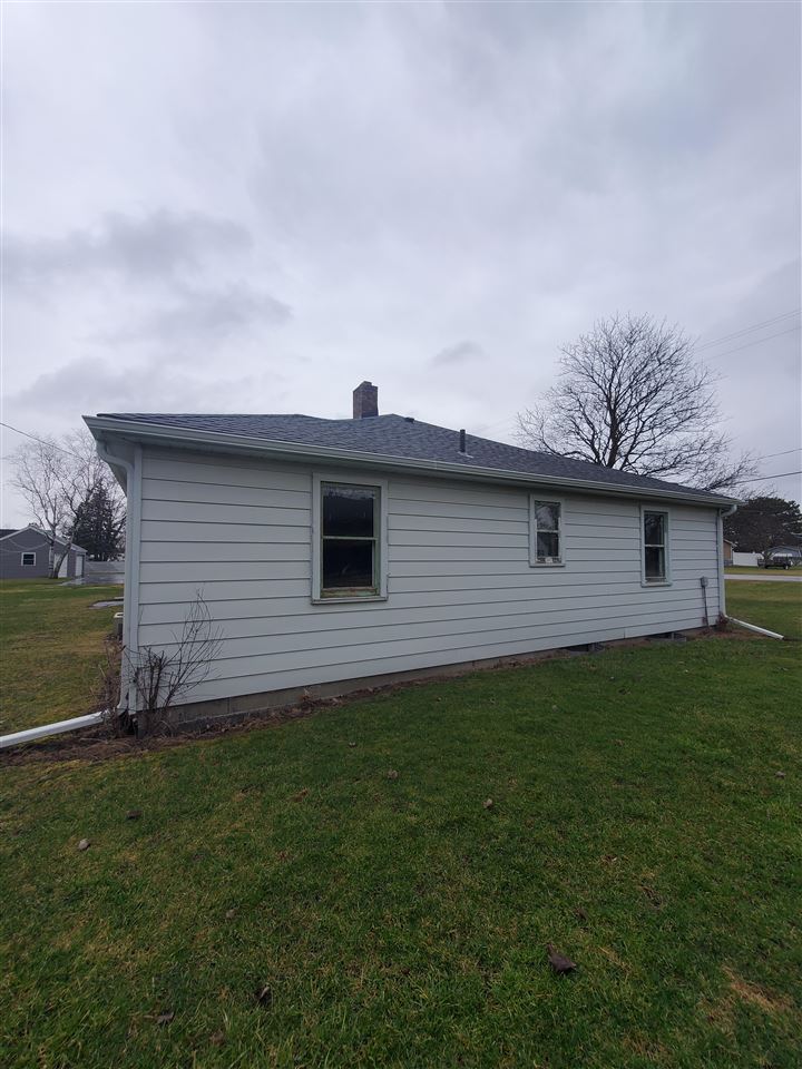 188 South Lincoln Road Bay City, MI 48708 - Photo 3 of 14