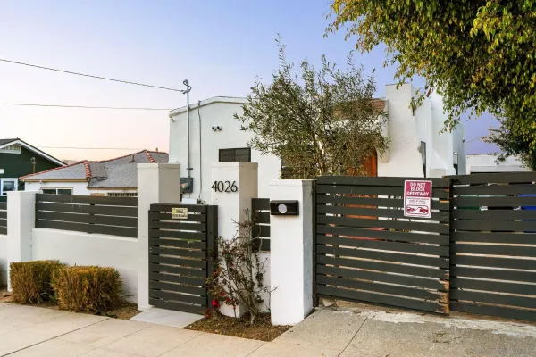 a view of a house with entryway