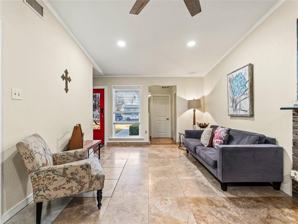 8616 Flicker Lane Dallas, TX 75238 - Photo 6 of 27