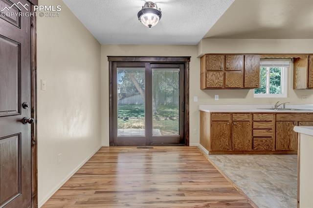 1301 Osgood Road Colorado Springs, CO 80915 - Photo 8 of 28 Dining Room