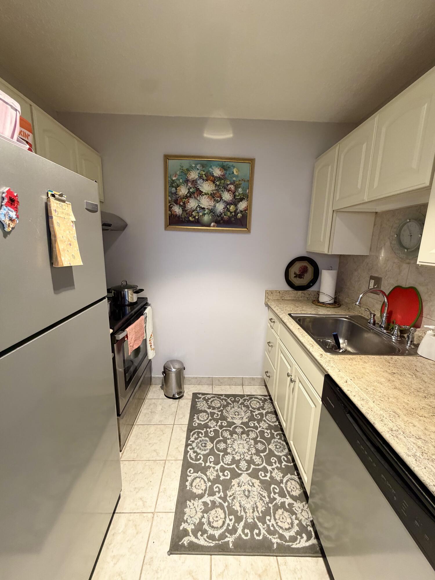 2444 Enterprise Road, Unit 3 Clearwater, FL 33763 - Photo 4 of 7 kitchen