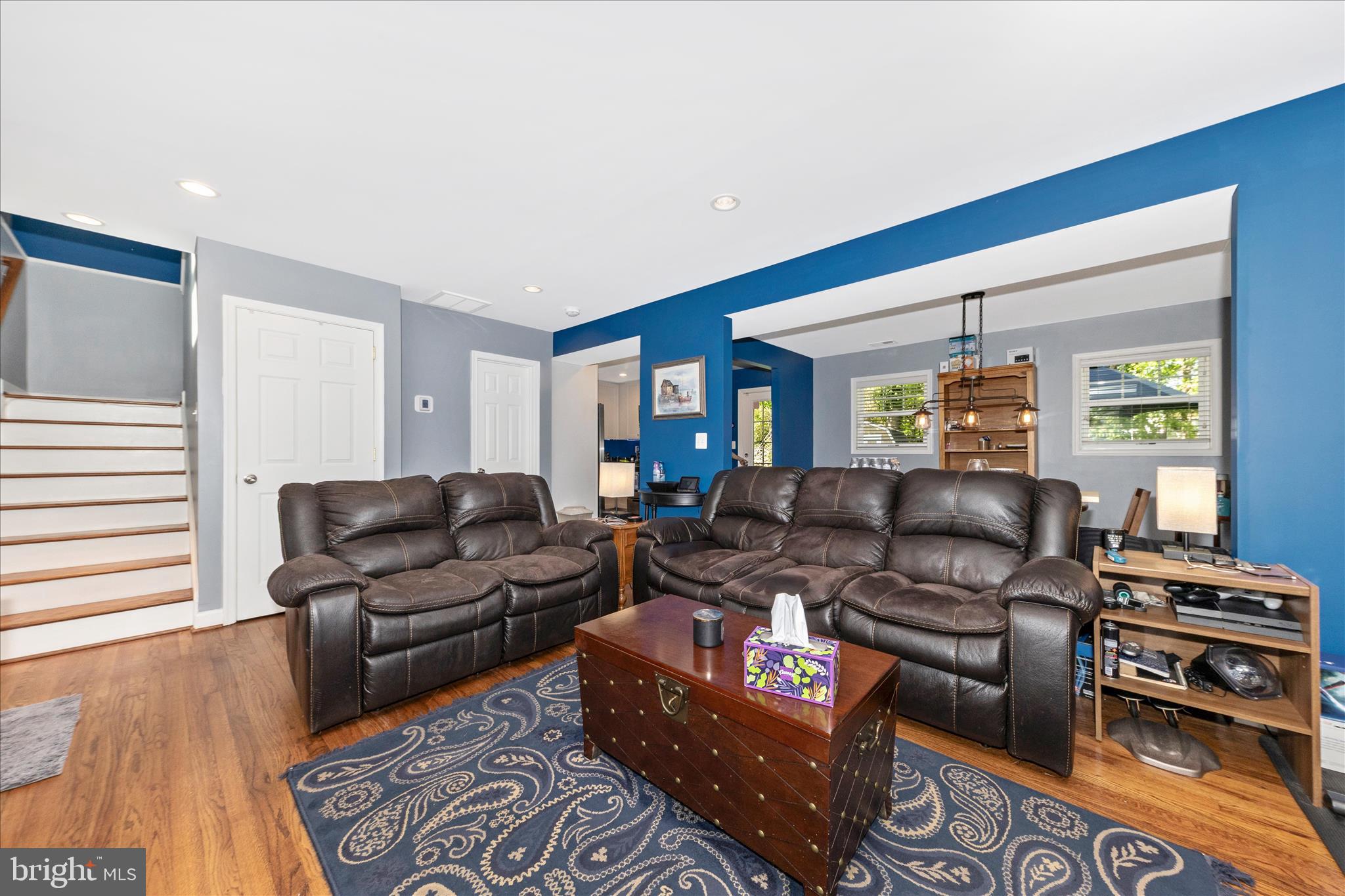 2913 Weisman Road Silver Spring, MD 20902 - Photo 2 of 39 Living Room