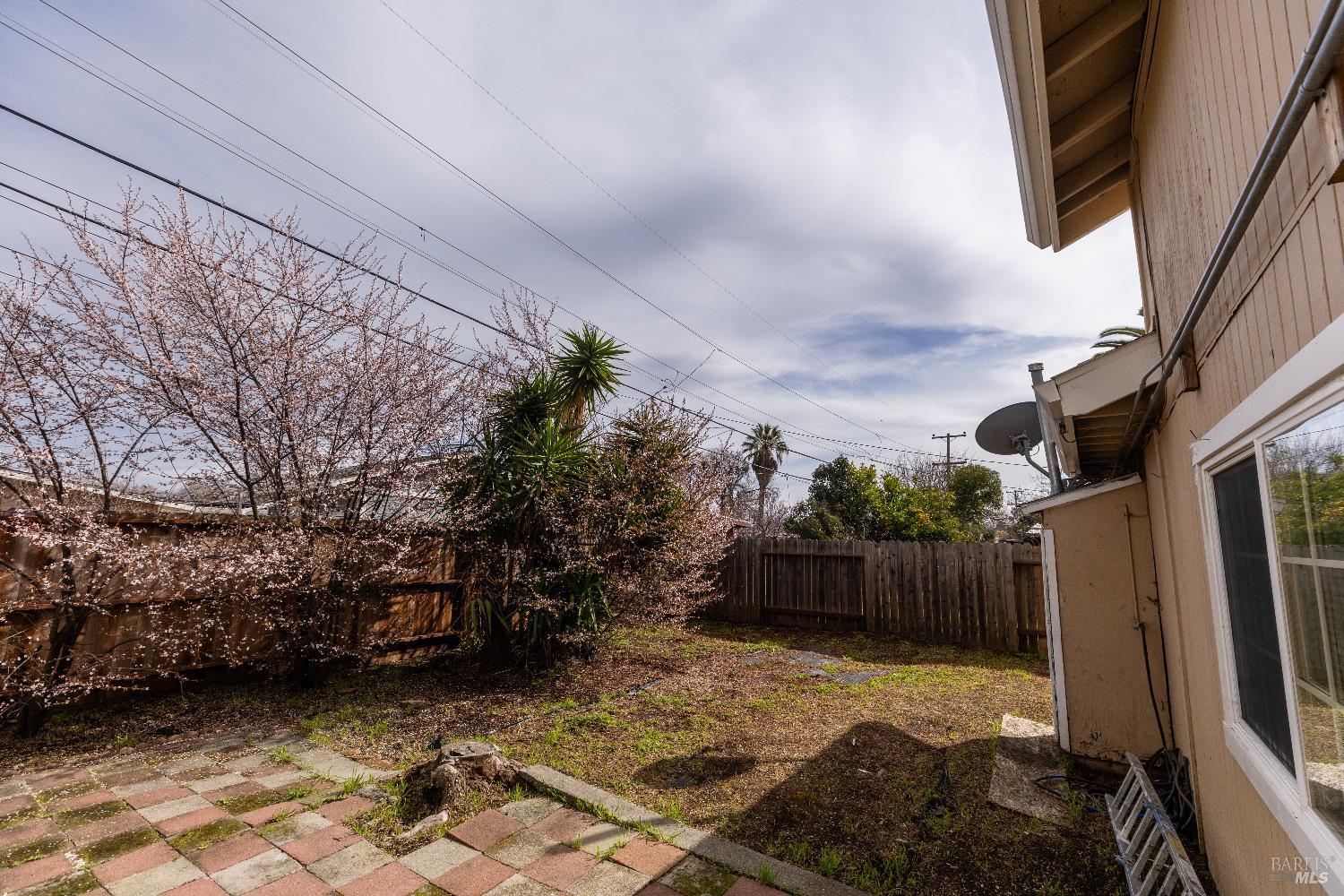 1500 Harrison Street Fairfield, CA 94533 - Photo 20 of 24 a backyard of a house with lots of green space