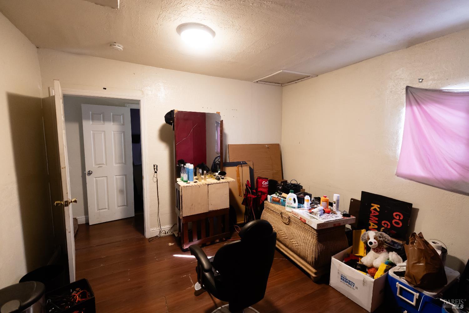 1500 Harrison Street Fairfield, CA 94533 - Photo 9 of 24 a room with furniture and a window